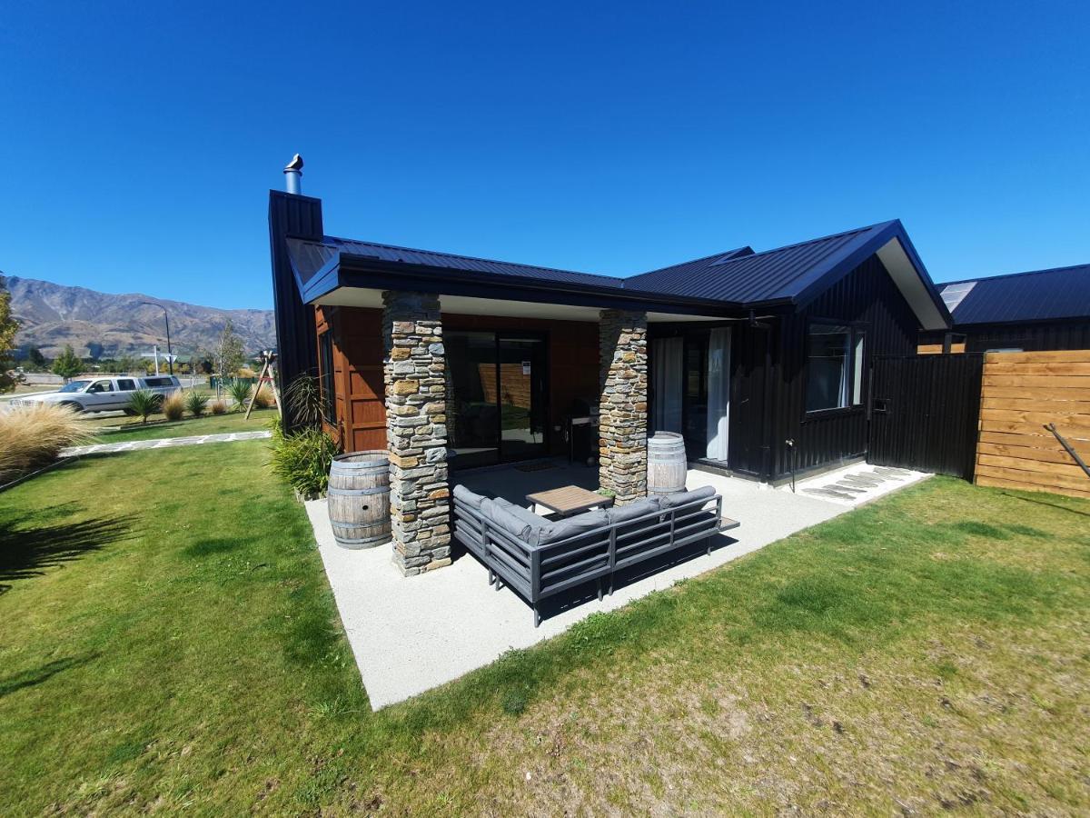 Villa Hawea Heaven: Superking Beds + Hot Tub + Mountain Wanaka Esterno foto
