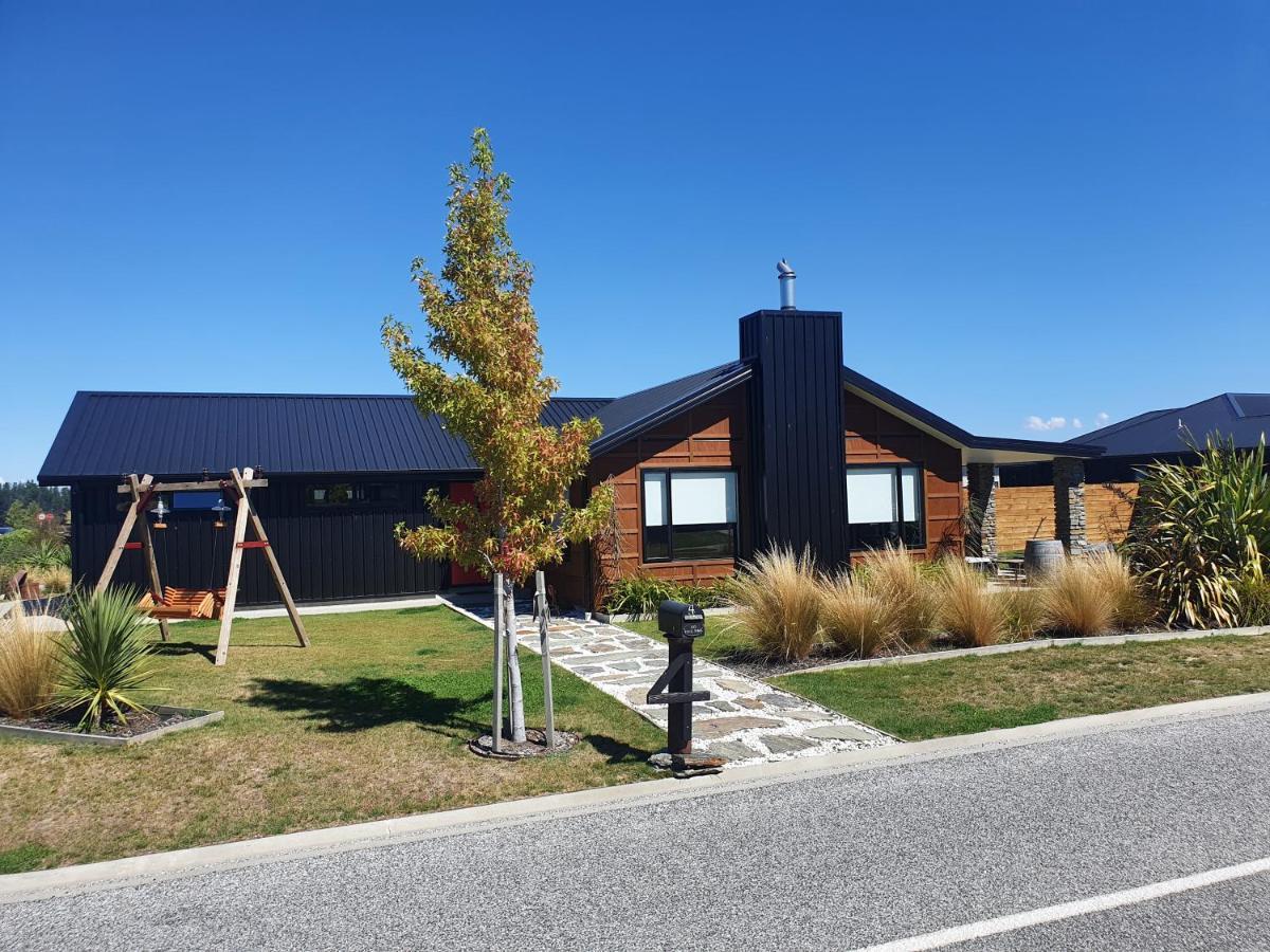Villa Hawea Heaven: Superking Beds + Hot Tub + Mountain Wanaka Esterno foto